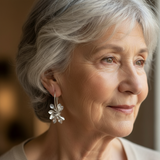 Vintage náušnice zo striebra s nepravidelnými kvetmi