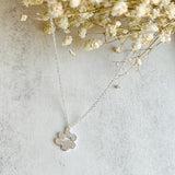 Strieborný náhrdelník s labkou