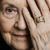 Vintage prsteň zo zlata s modrou zirkóniou