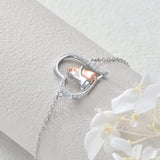 Roztomilý náramok objatie