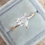 Tenký prsteň so srdcom zo zirkónu