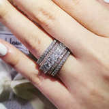 Jednoduchý dámsky prsteň s kameňom