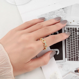 Otvorený prsteň s retiazkou v tvare podkovy