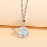 Retro náhrdelník s zelenou kryštálovou vážkou