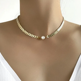 Perlový náhrdelník s retiazkou na kľúčnu kosť