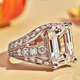 Štvorcový prsteň zo zliatiny s diamantom