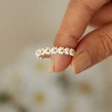 Prsteň s malou margarétou v striebre