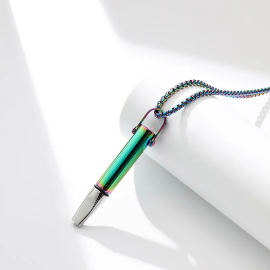 Náhrdelník s píšťalkou na kontrolu dýchacej odolnosti