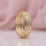 Elegantný prsteň s dutým diamantom