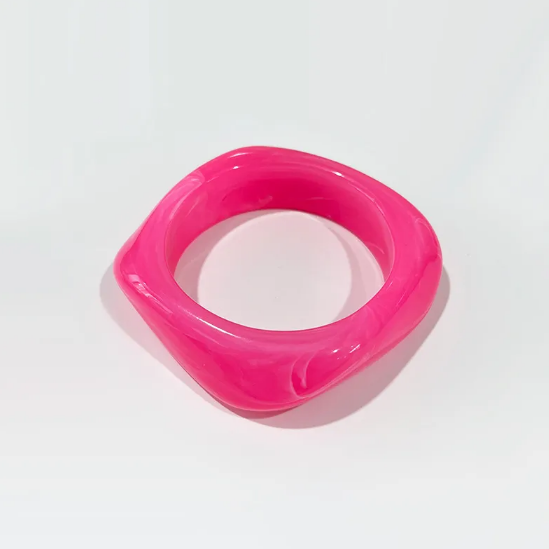 Farebný akrylový štvorcový náramok