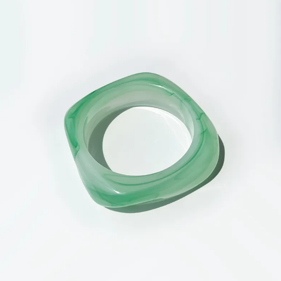 Farebný akrylový štvorcový náramok