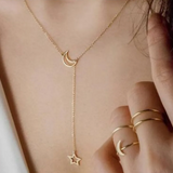 Krátky náhrdelník s hviezdou mesiaca