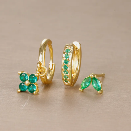 Súprava náušníc s diamantmi v tvare kvetu