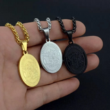 Oválny náhrdelník s anjelom z nehrdzavejúcej ocele