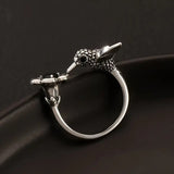 Prsteň s kolibríkom a kvetom